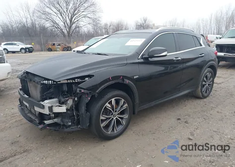 2017 Infiniti Qx30 Premium z USA, uszkodzony, nr VIN SJKCH5CR1HA031046